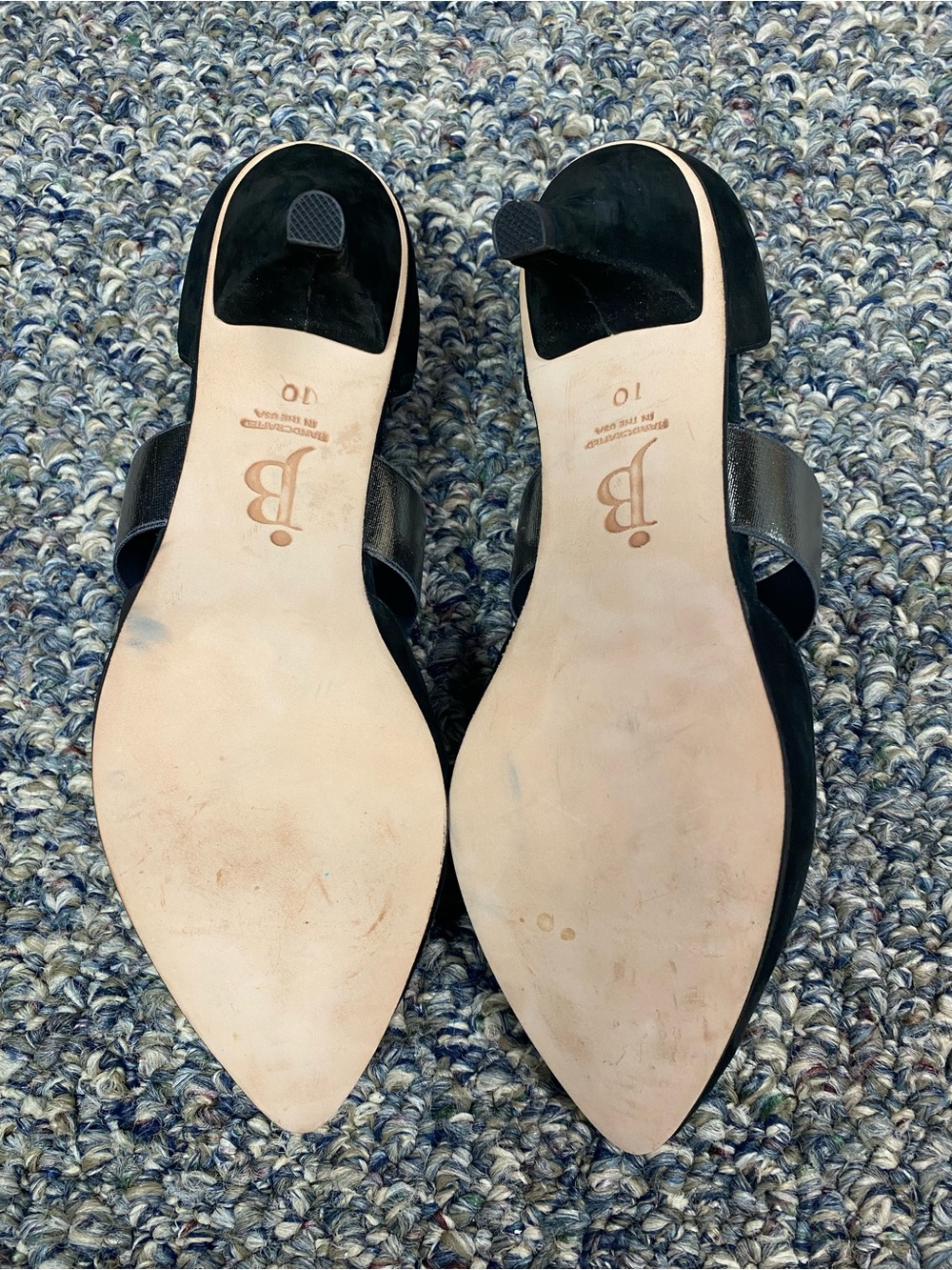 Women’s Black Pointed-Toe Kitten Heel Pumps with Metallic Strap - Picture 5 of 6